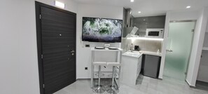 Standard Apartment | Private kitchen | Fridge, microwave, stovetop, espresso maker - KM LUXURY apart downtown (Heraklion)