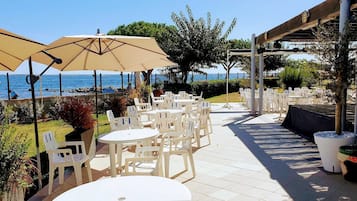 Classic Apartment | Terrace/patio