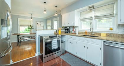 Cozy Waterbury VRBO next to Willow on Grand Events Center and Val Air Ballroom