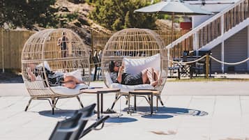 En säsongsöppen utomhuspool