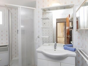 Free toiletries, hair dryer, towels - Riells Platja by Interhome (L'Escala)