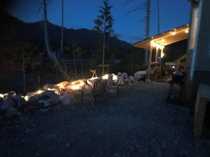 Terrace/patio - Lake front tiny house (Port Alice)