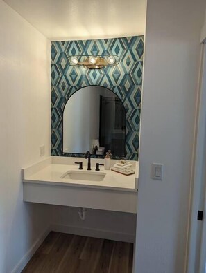 ヘアドライヤー、タオル