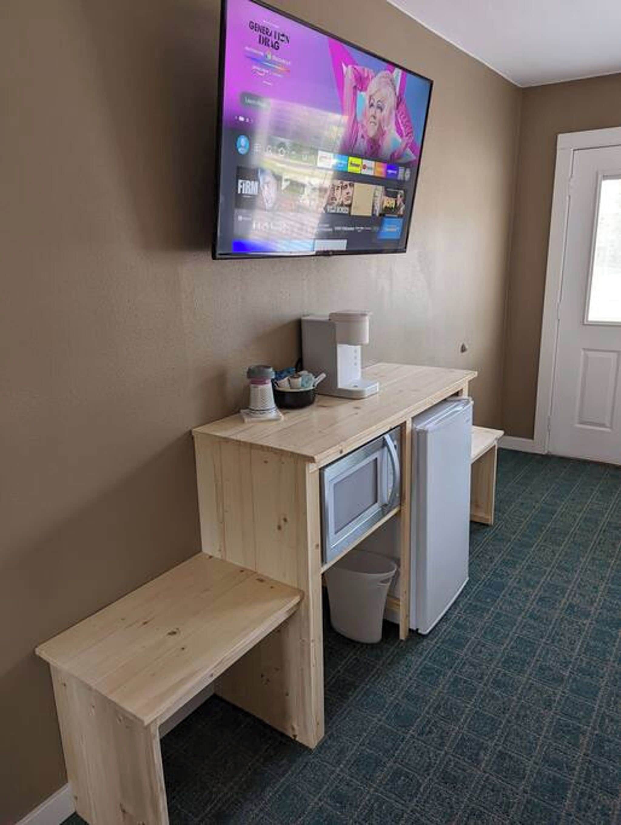 Interior. The Greenland Motel - Room No.2