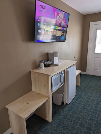 Interior. The Greenland Motel - Room No.2