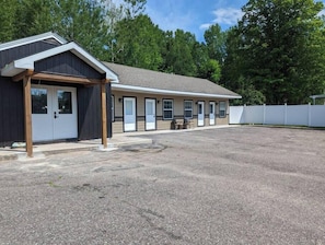 Exterior - The Greenland Motel - Room No.4 (Munising)