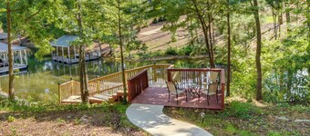 South Carolina Retreat w/ Fireplace & Lake Access!