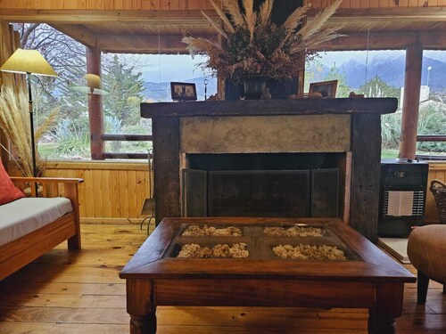 Acogedora Cabaña de Madera en la Montaña