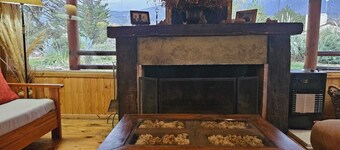 Acogedora Cabaña de Madera en la Montaña