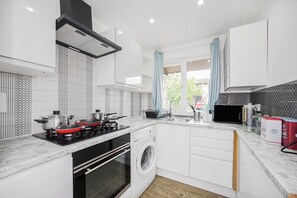 Shared kitchen facilities - Verv London Stratford (London)