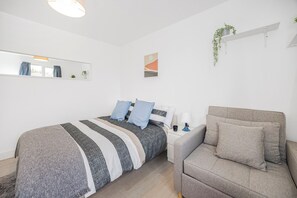 Superior Triple Room | Iron/ironing board, free WiFi