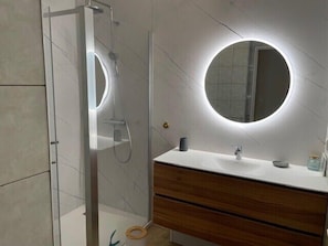 Hair dryer, towels