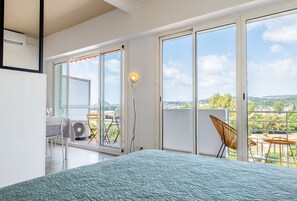 1 chambre, fer et planche à repasser, Wi-Fi, literie fournie