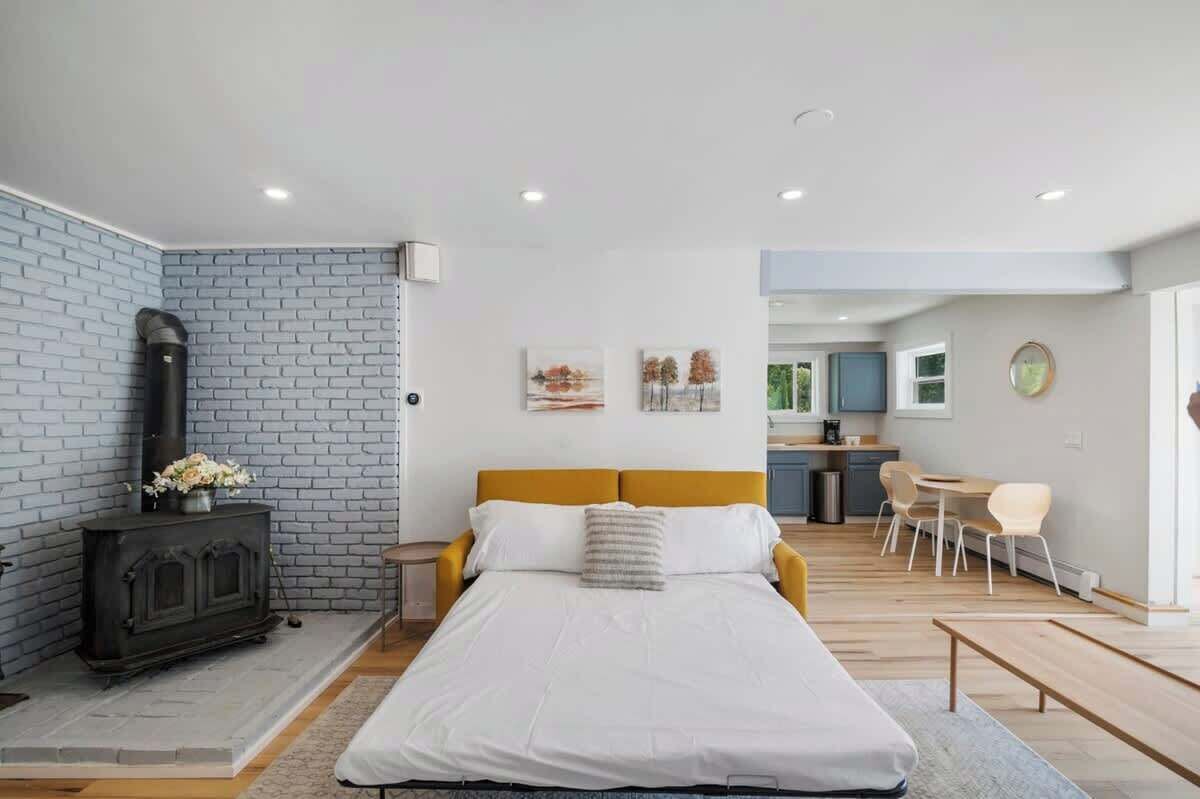 1 habitación, escritorio, tabla de planchar con plancha y wifi 