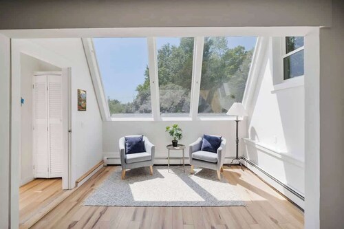 Renovated Condo in Luxury Neighborhood