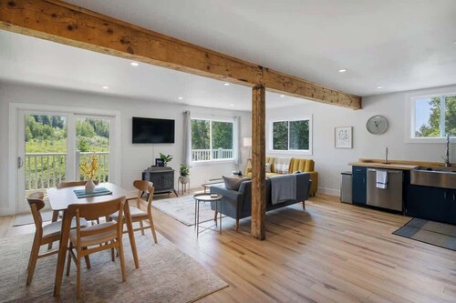 Luxury Living Space|Gorgeous Mountain Views