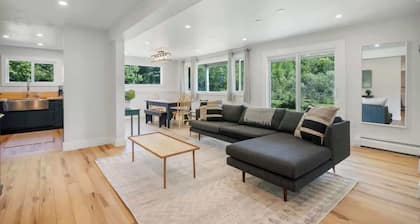 Fully Renovated Condo in Heart of Stowe