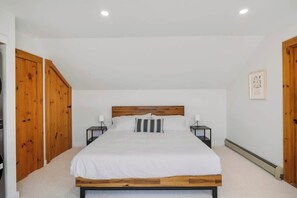 2 habitaciones, escritorio, tabla de planchar con plancha y wifi 