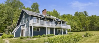 Modern Condo Surrounded by Nature I Heart of Stowe