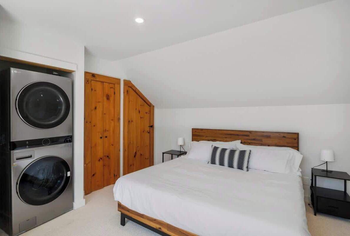 2 habitaciones, escritorio, tabla de planchar con plancha y wifi 