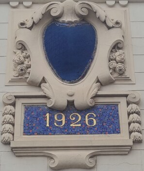 Exterior detail - L'étoile D'arras (Arras)