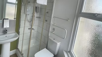 Standard Double Room | Bathroom | Free toiletries, towels, soap, shampoo