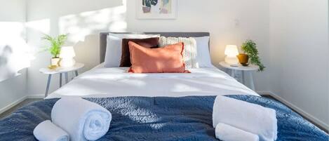 2 chambres, fer et planche à repasser, Wi-Fi gratuit, draps fournis