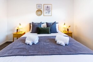 2 bedrooms, iron/ironing board, free WiFi, bed sheets