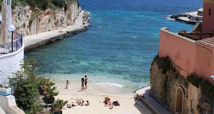 Villa Aimone charming sea view Villa in Salento, walking distance from the sea