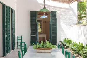 Outdoor dining - Villa Aimone charming sea view Villa in Salento, walking distance from the sea (Puglia)