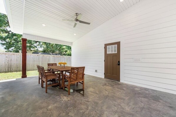 Outdoor dining