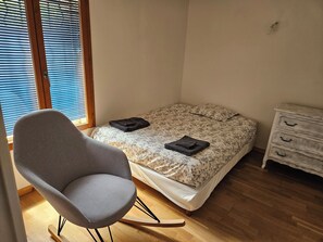 5 室のベッドルーム、旅行用ベビーベッド、インターネット、ベッドシーツ