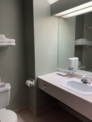 Classic Room, Mountain View | Bathroom | Free toiletries, hair dryer