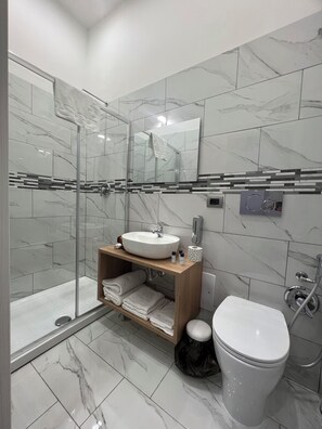 Deluxe Room | 1 bedroom, Egyptian cotton sheets, premium bedding, down duvets