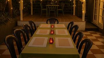 Outdoor dining