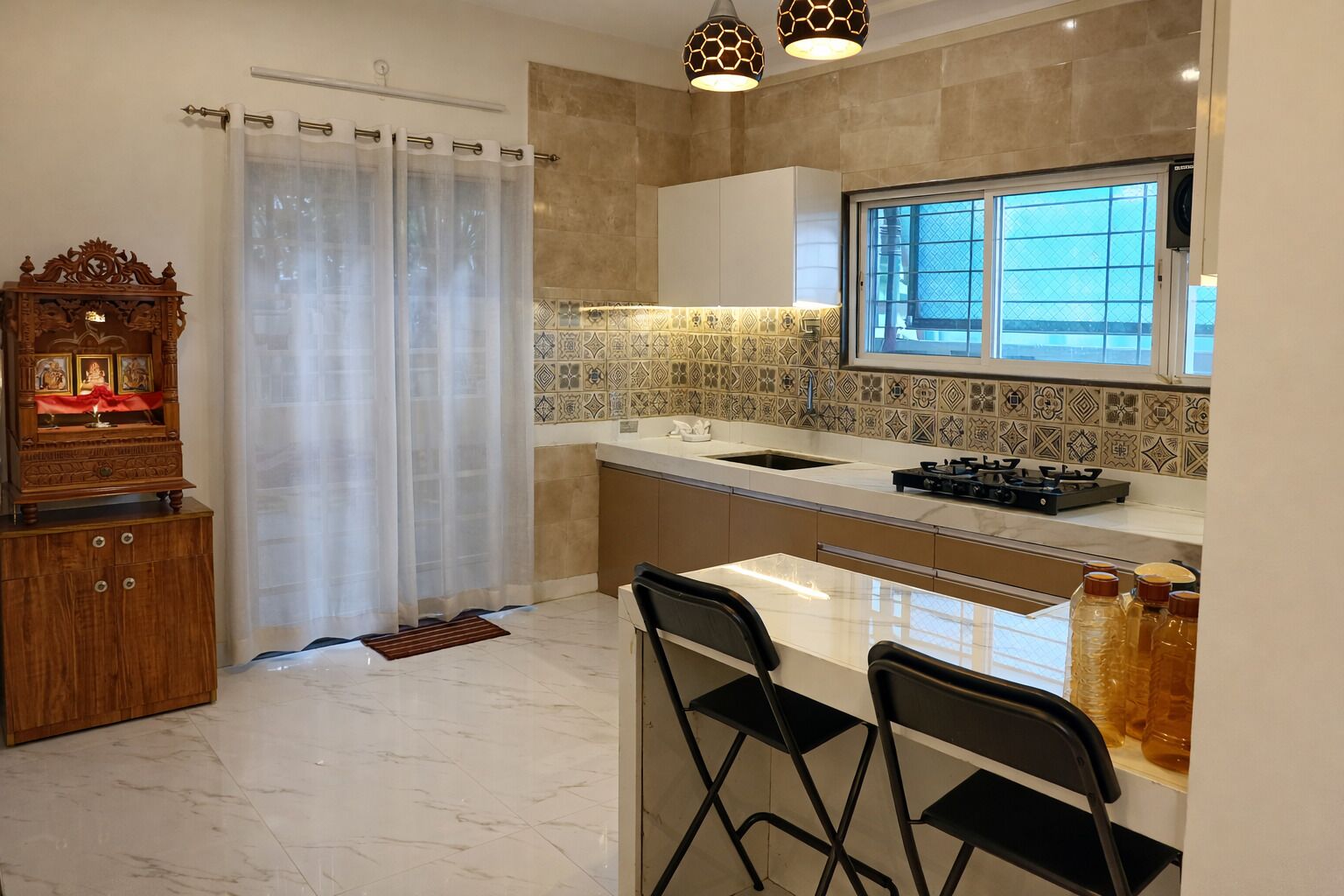 Refrigerador, parrilla de estufa, tetera eléctrica y tostadora 