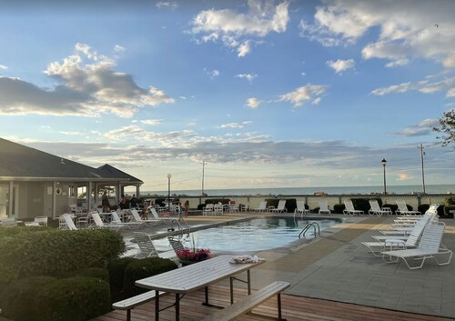 Beautiful views, 2 bdrm, 1 bath condo, sleeps 6, 2nd Floor Unit 