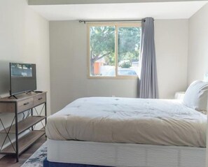 3 camere, una scrivania, ferro/asse da stiro, Wi-Fi