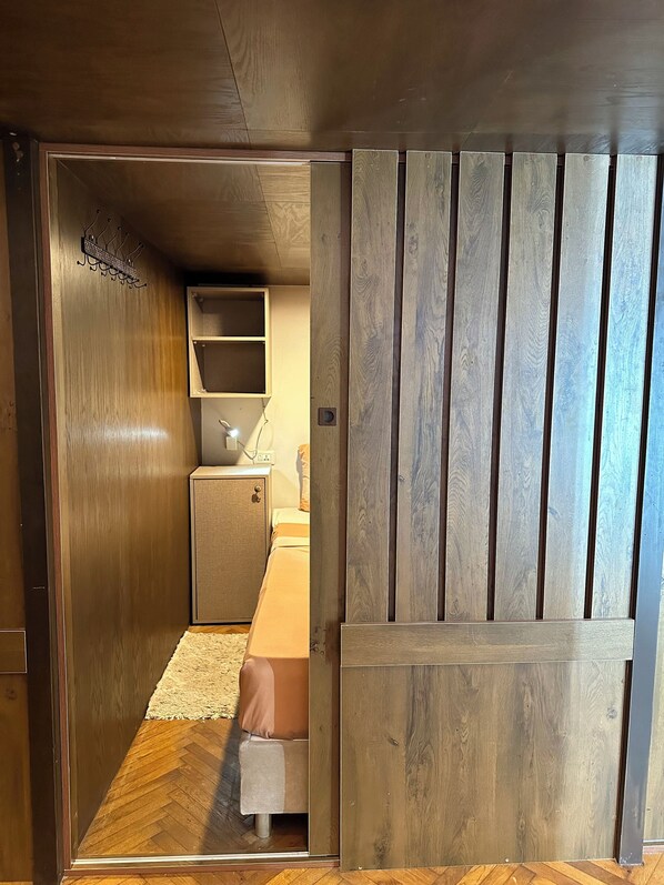 Bed in 6-Bed Mixed Dormitory Room