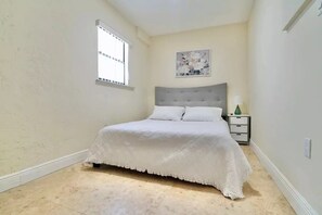 1 bedroom, WiFi, bed sheets - Comfy & Cozy Guest suite in the heart of Miami (Miami)