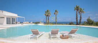 TD Villa Maestrale Luxury Pool & Sea View