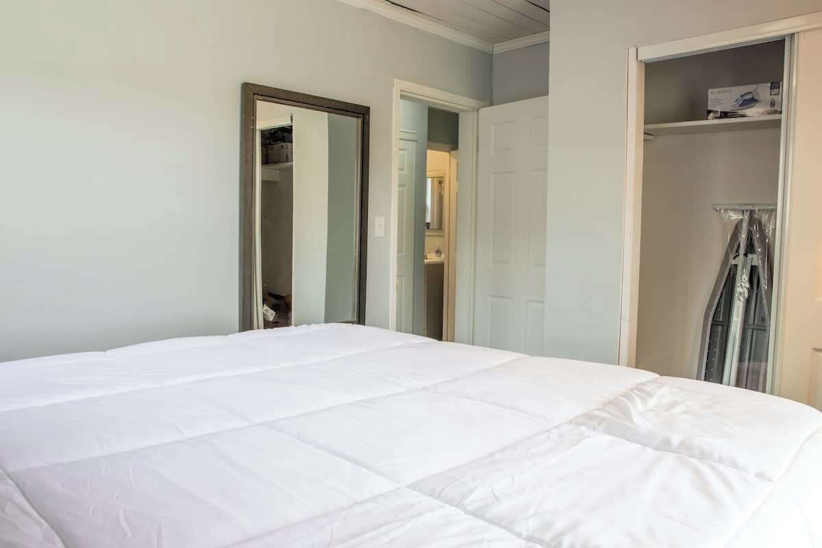 2 chambres, fer et planche à repasser, Wi-Fi, draps fournis