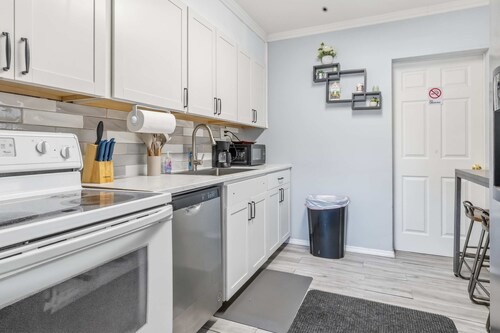 Extended-Stay 2BR Near TigerTown & LRMC