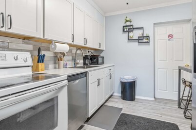 Extended-Stay 2BR Near TigerTown & LRMC