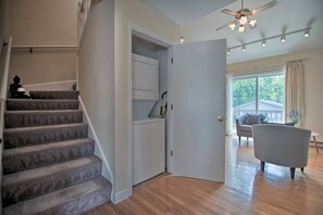 Interior - Modern 3Bd Townhome Near Beach & Base & Six Flags (Gurnee)