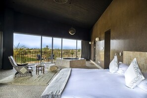 6 bedrooms, iron/ironing board, Internet, bed sheets