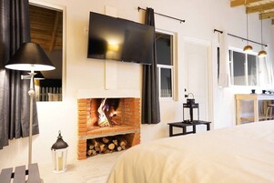 1 habitación, cortinas blackout y tabla de planchar con plancha 