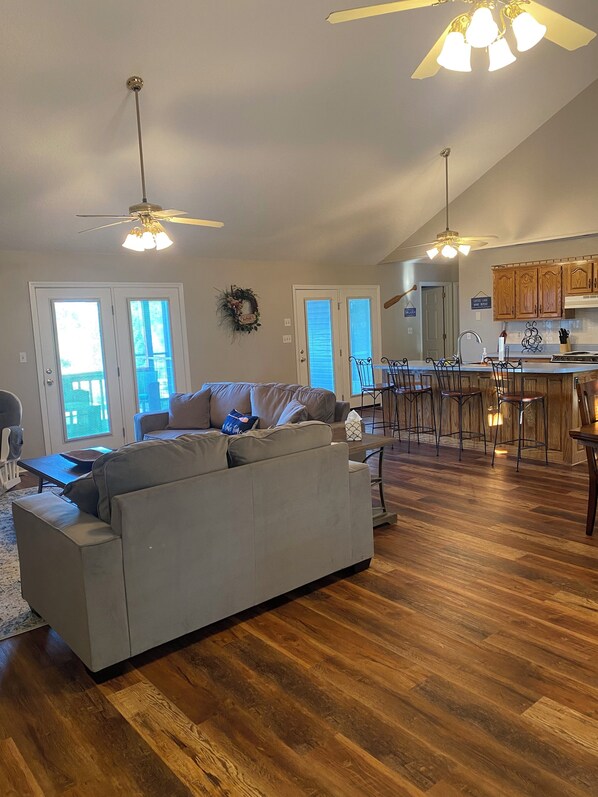 Smart-tv en een open haard