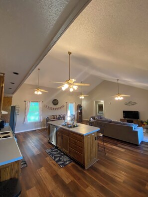 Smart-tv en een open haard