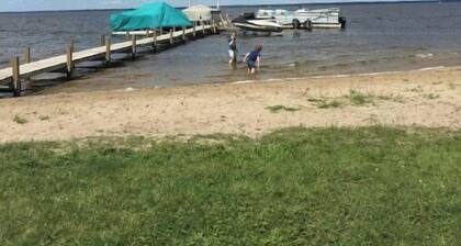 Lake Front Cabin with Amazing Views!